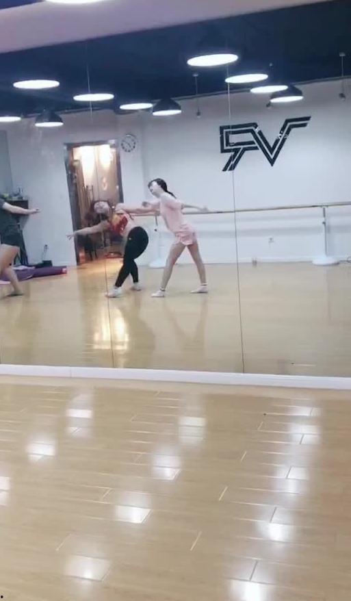 吃瓜舞蹈编舞视频,跟随热门视频，轻松学会潮流舞步