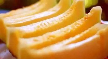 小西瓜吃小哈密瓜视频,吃小哈密瓜趣味横生