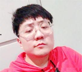 搞笑解说带你吃瓜视频,笑料百出！搞笑解说带你领略吃瓜界的欢乐盛宴